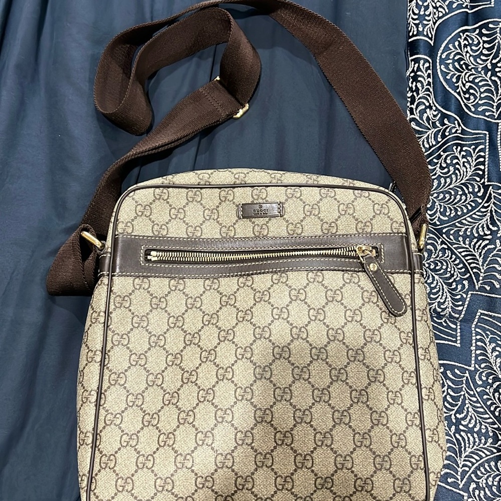 Gucci Messenger bag